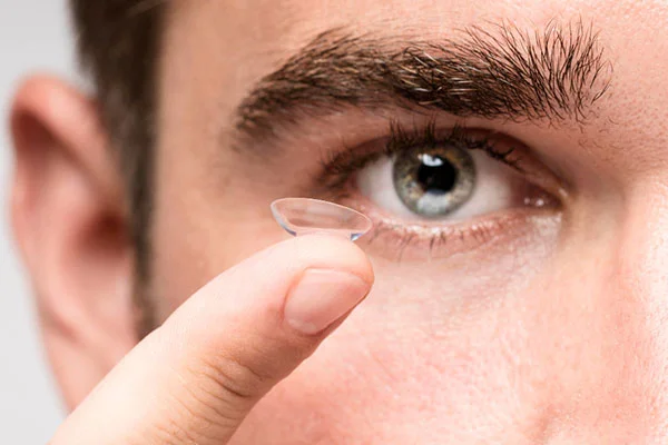 adaptación de lentes de contacto